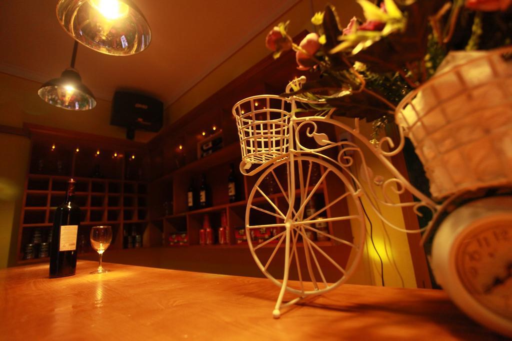 Halong Party Hostel Ха Лонг Екстериор снимка
