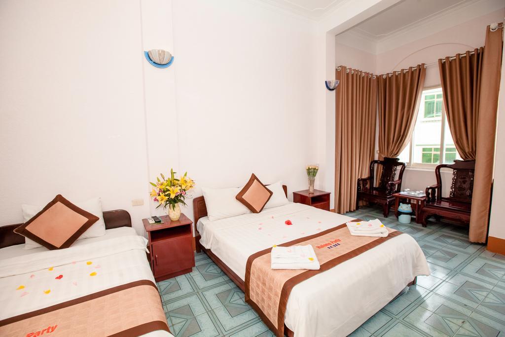 Halong Party Hostel Ха Лонг Екстериор снимка