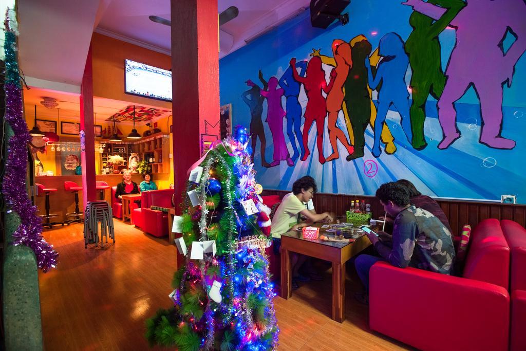 Halong Party Hostel Ха Лонг Екстериор снимка