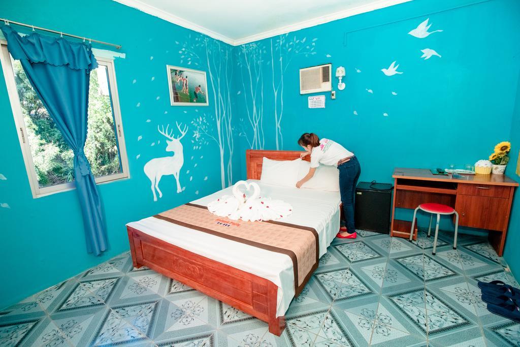 Halong Party Hostel Ха Лонг Екстериор снимка